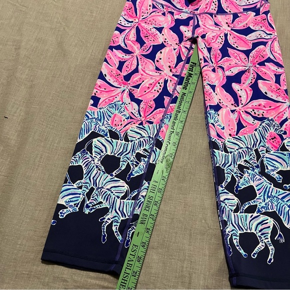 Lilly Pulitzer Luxletix Juliena Weekender Crop Royal Purple Wild Size Medium - Picture 8 of 9